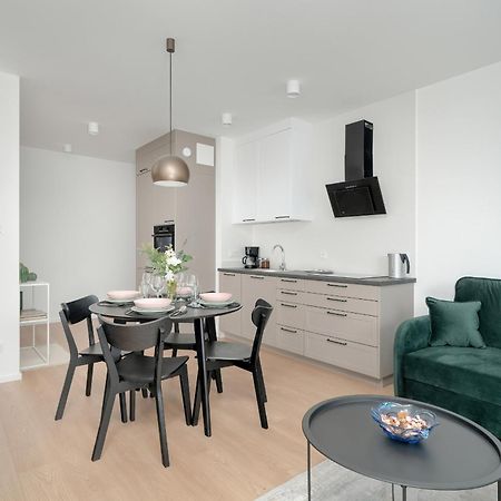 Spacious Apartment With Balcony By Rent Like Home Познань Экстерьер фото