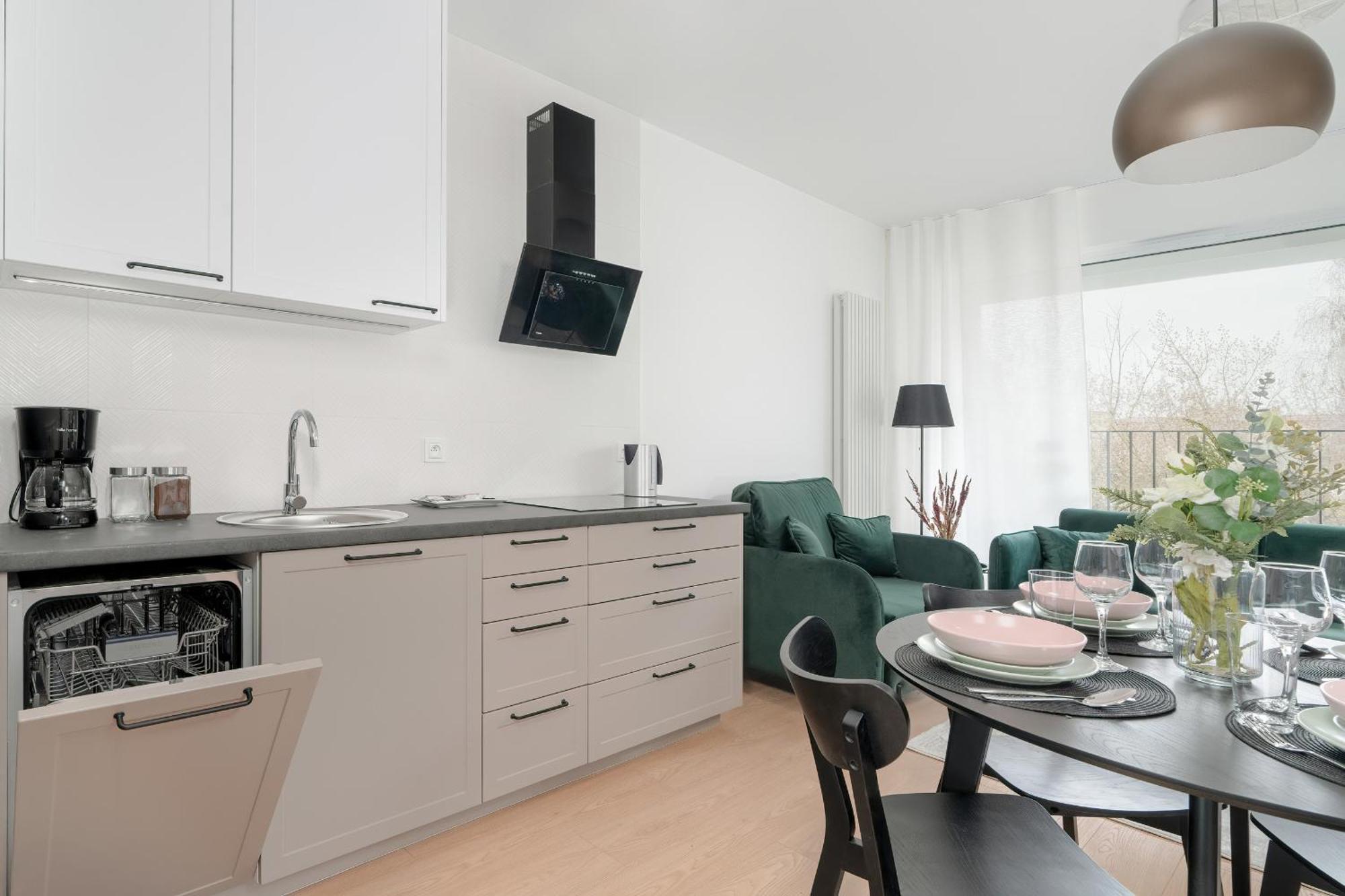 Spacious Apartment With Balcony By Rent Like Home Познань Экстерьер фото